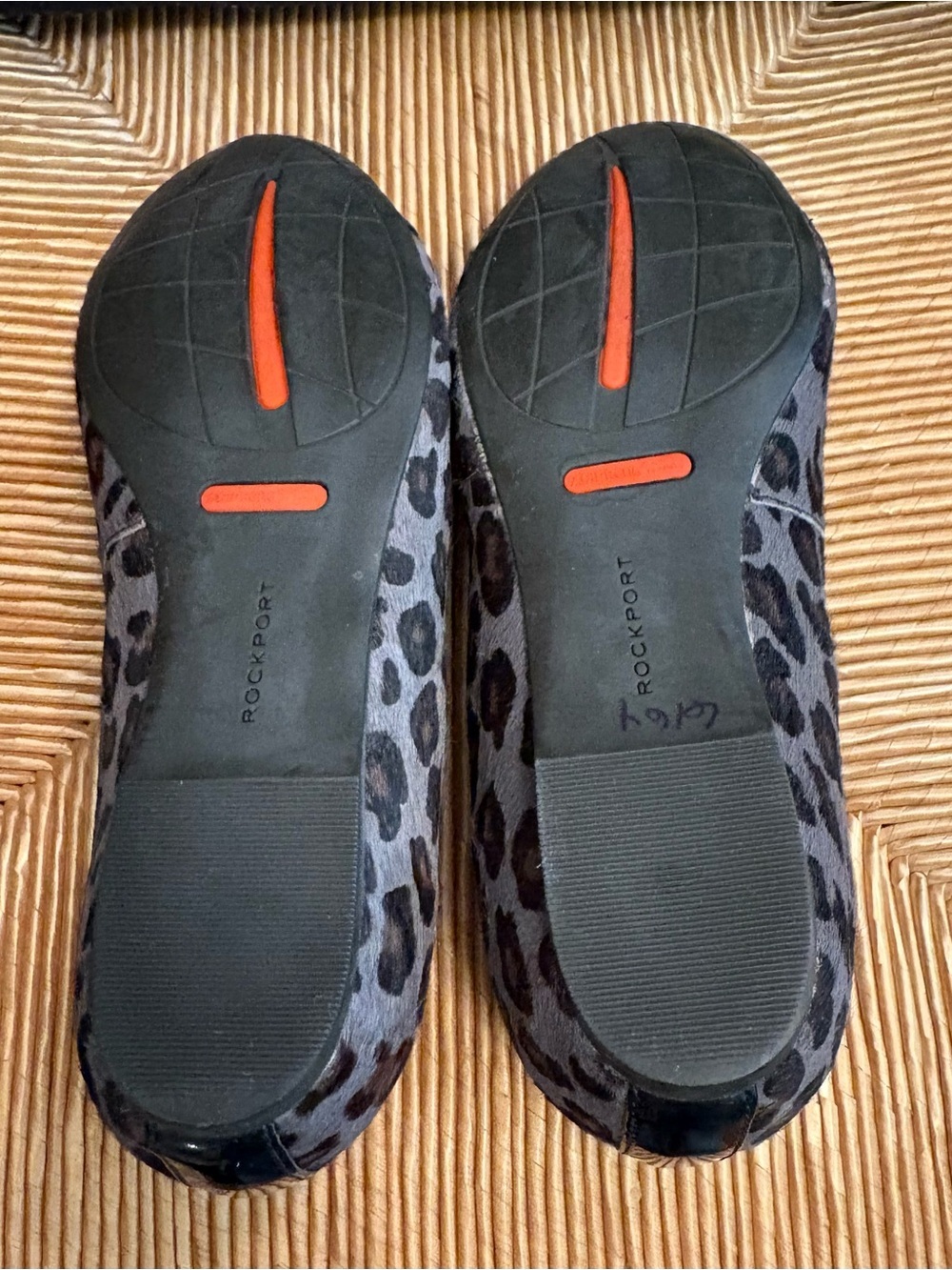 Rockport Women A11961 Gray Leopard Print Haircalf Ballet Flats Size 6 M - Picture 7 of 8